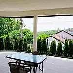 Сasa de vacaciones ема - Ema