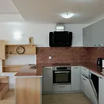 Nyaraló ема - Ema *