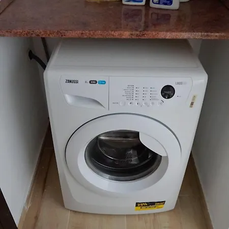 Nyaraló ема - Ema